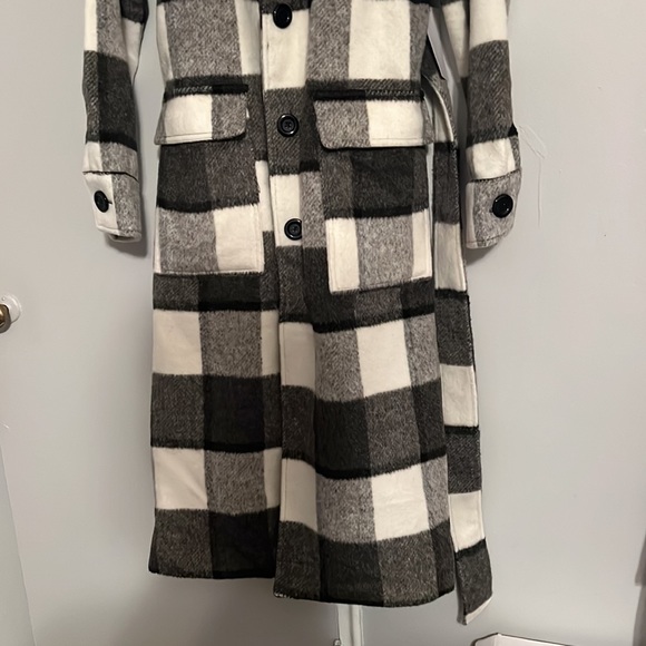 HP!! 🎉NWT Checkered oversized belted coat - Picture 2 of 5